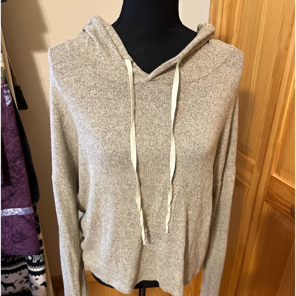ACEMI Very Soft pull over sweater with hood